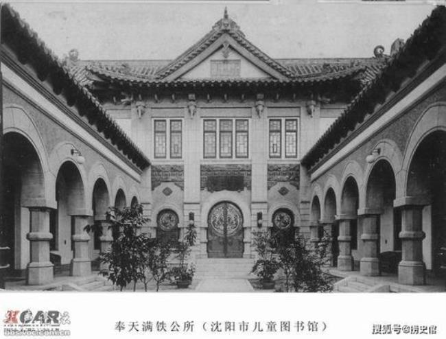 1932年日本扶植什么在长春建立