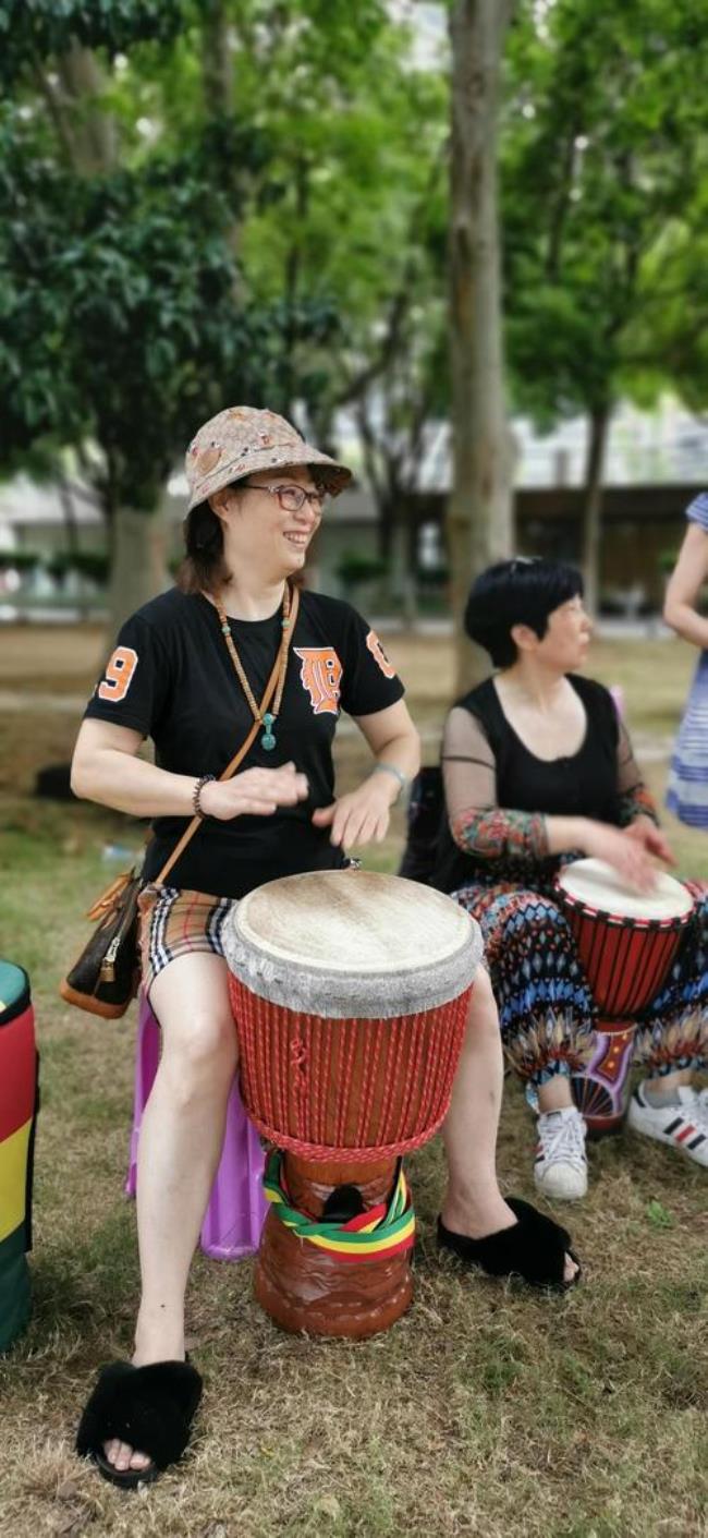 小小班谁在敲大鼓