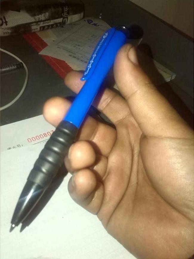 如何学会转笔