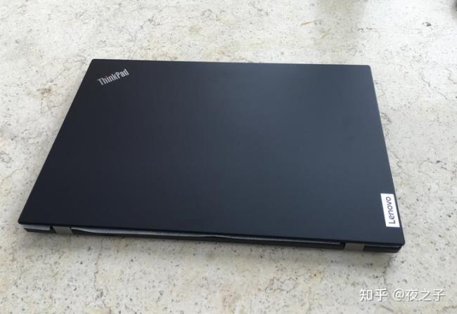 thinkpadp15v和t15哪个好