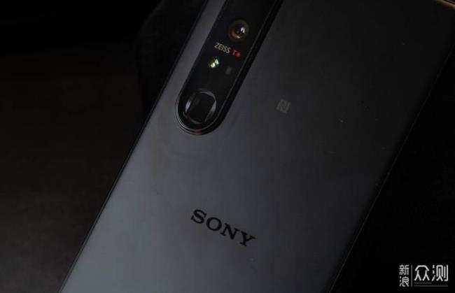 sony xperia手机如何插入sim卡