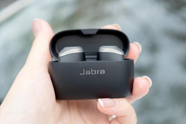 jabra蓝牙耳机进水怎么打开清理