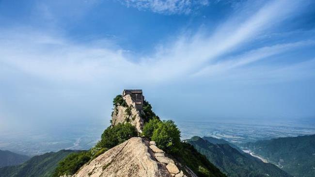 南山在中国的哪个方位