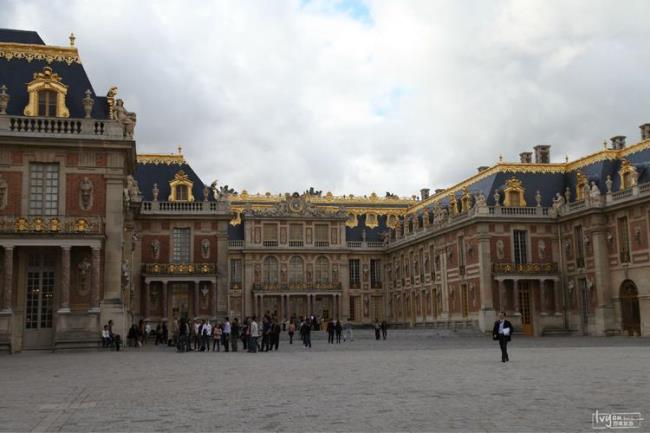 白金汉宫和凡尔赛宫哪个漂亮