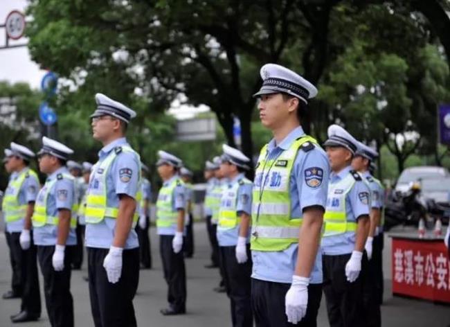 交警合同工和正式工区别