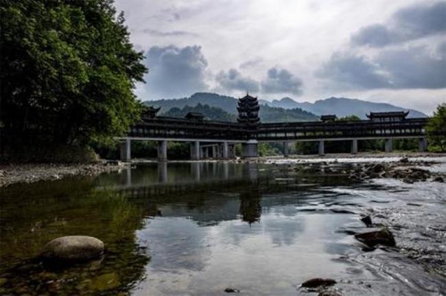 湖南龙山属于哪个市