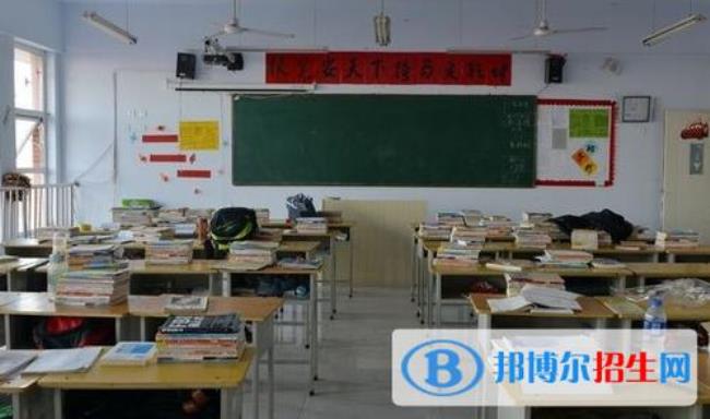 上派大地中学好不好