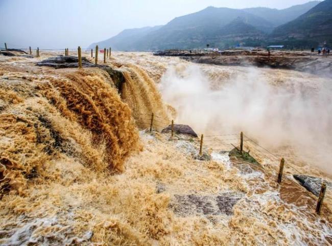 中国和黄河哪个大