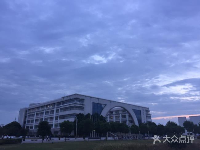 上海国际经贸大学怎么样