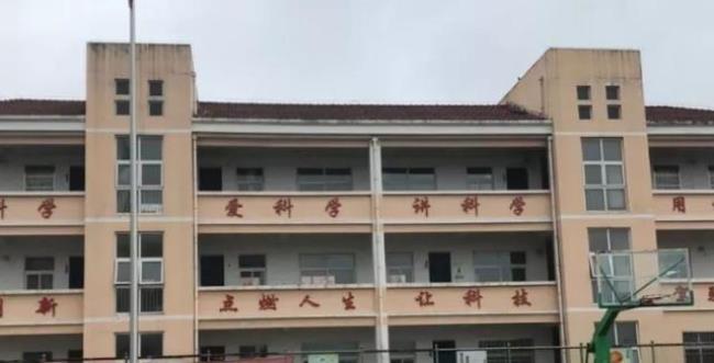 六安中学校风怎么样