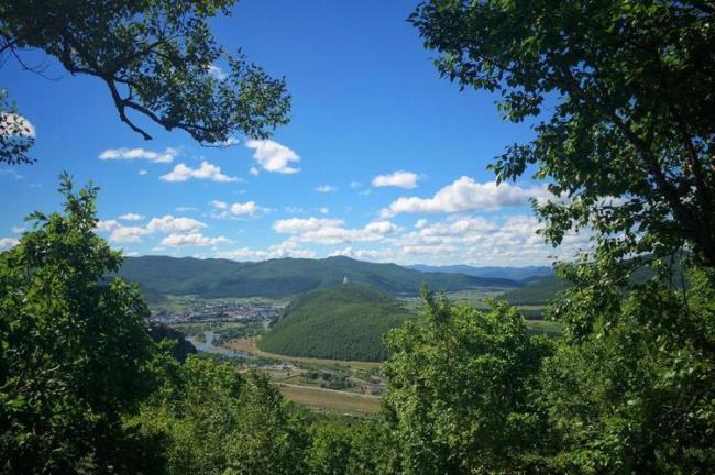 伊春山脉属于大兴安岭山脉吗