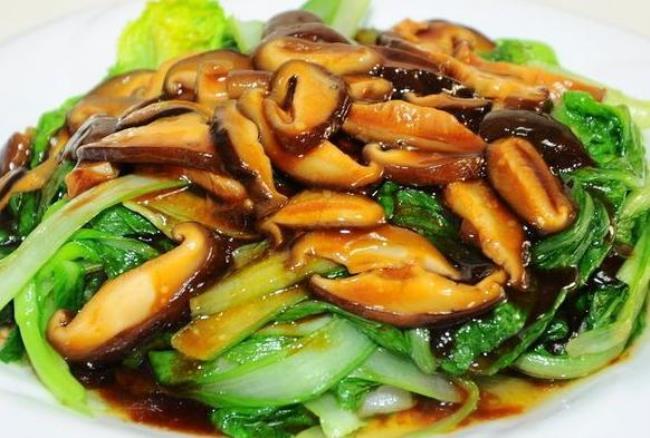 香菇油菜炖粉条扣肉做法