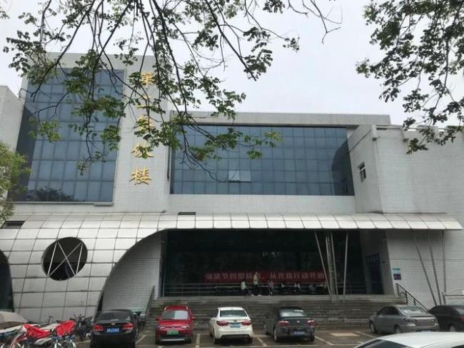 湖北农业大学在武汉什么地方