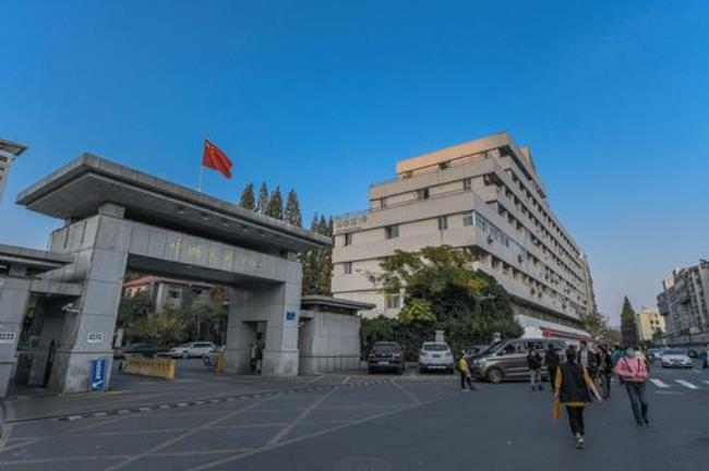 中国药科大学有河吗