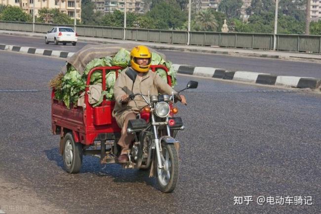 骑三个轮子的摩托车会被笑吗