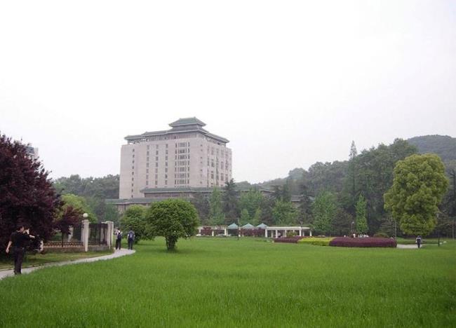 南京大学为什么有4个校区