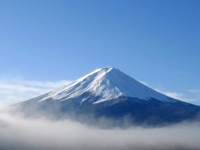 日本富士山为什么有积雪