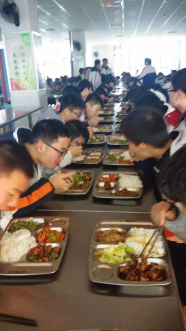 常州正衡中学食堂有空调吗