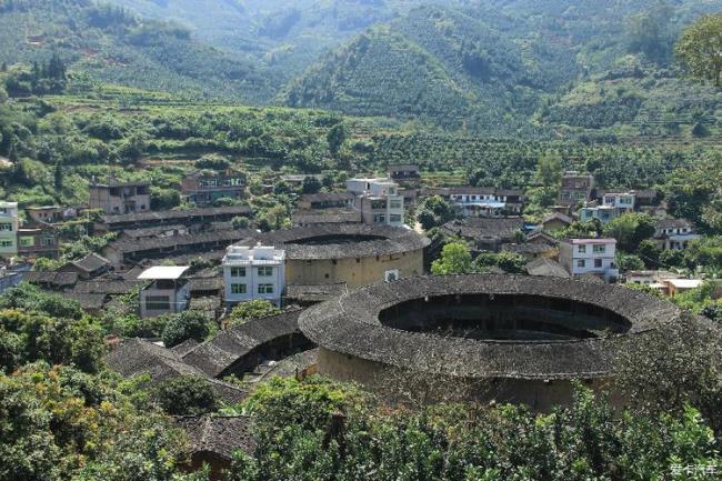 漳州在湖北的什么地方