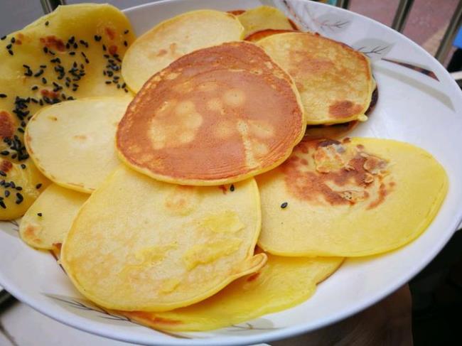 电饭锅里怎么做鸡蛋饼