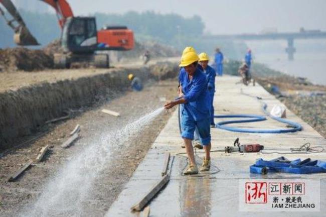 混凝土浇水养护时间