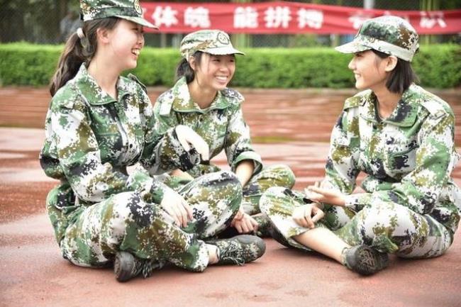 大学生女兵训练有哪些项目