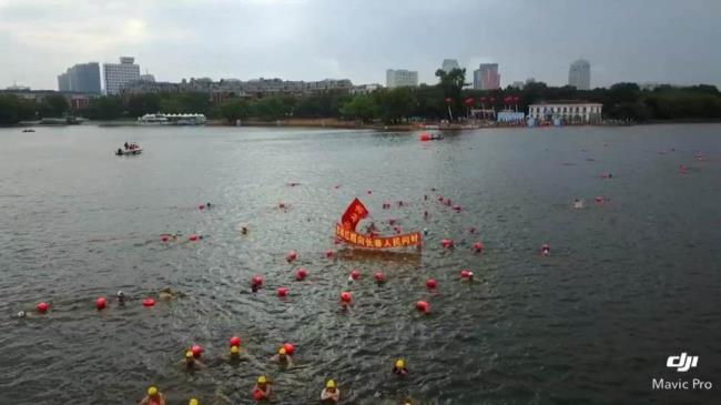 长春南湖游泳区有游泳的地方吗