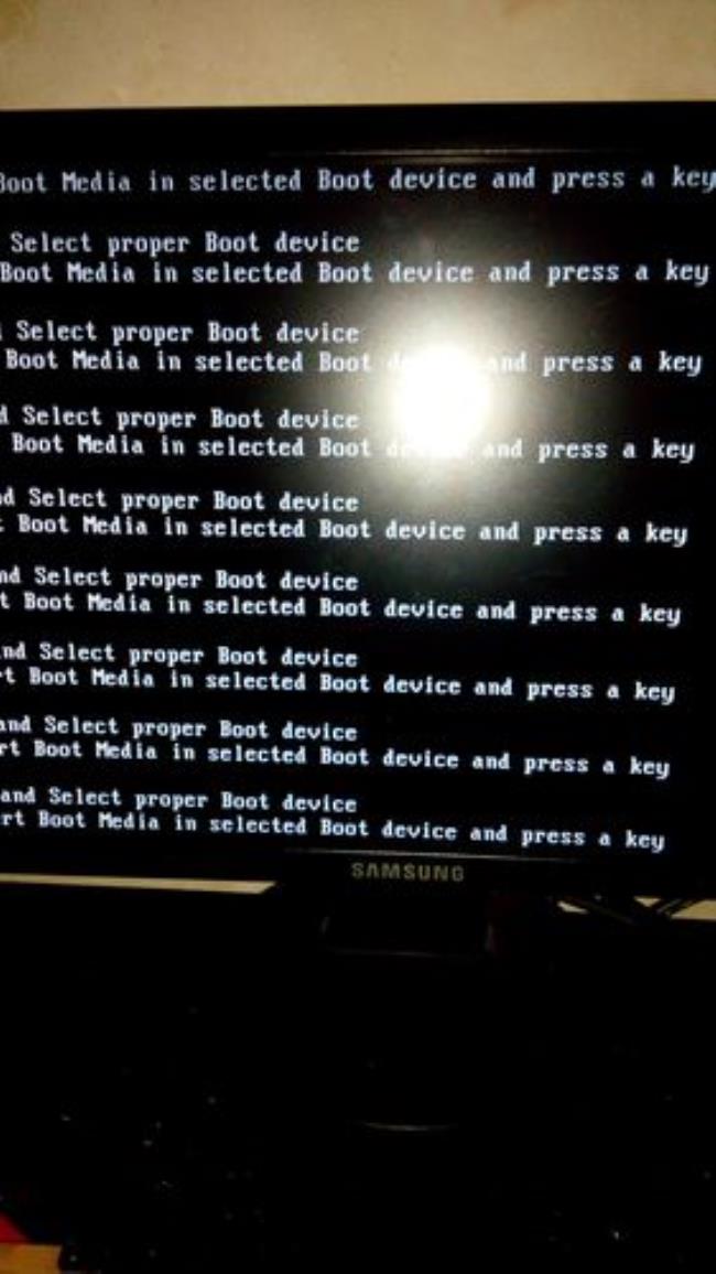 开机就Cannot boot from any device