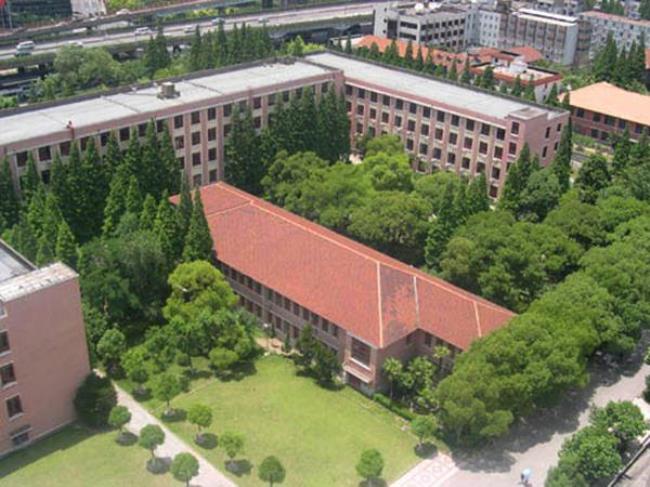 东华大学是末流211大学吗