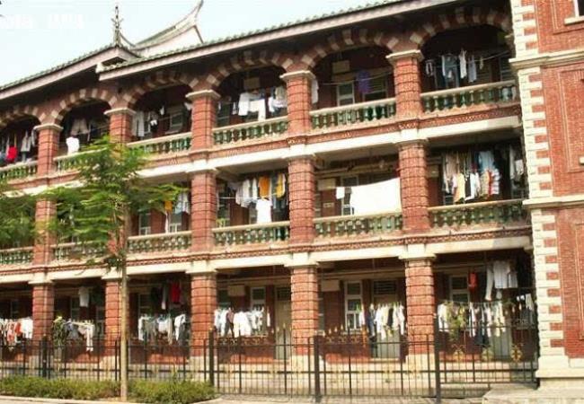 武汉大学医学部宿舍怎么样