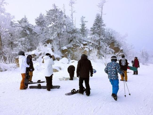 东北下大雪需要穿什么鞋