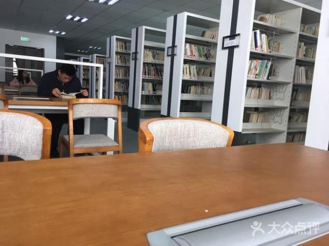 青海省图书馆五一开放不