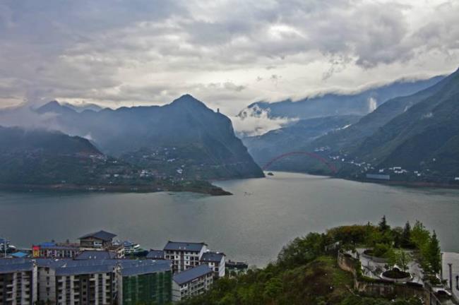 怎么坐火车去重庆巫山