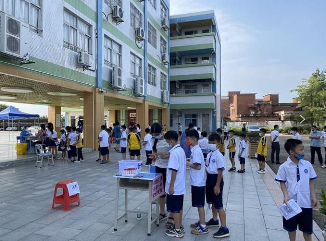 三水华侨中学附属小学是民办吗