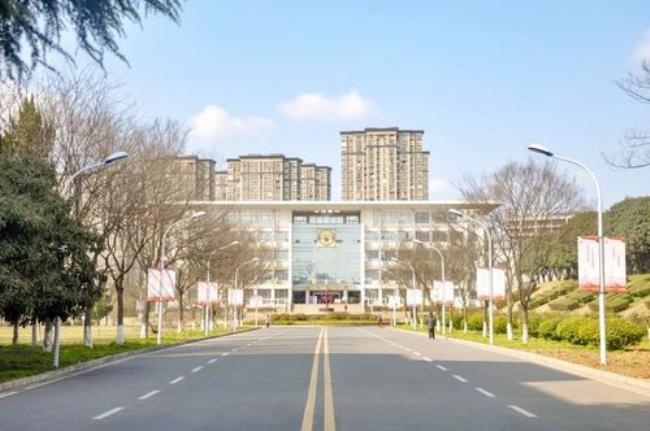 南京大学成贤学院在什么区