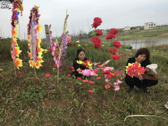 东北老人过世七个七都要祭拜吗