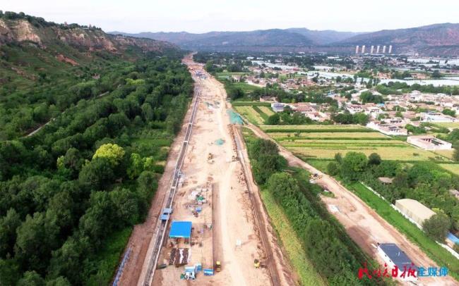 临夏县范围内有几条高速公路