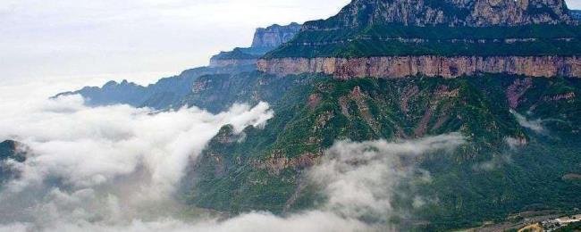 山东山西中间隔了两座什么山