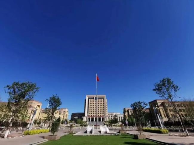 新疆师范大学和新疆大学哪个好