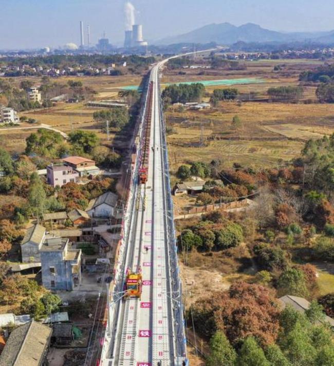 汕汕铁路开始铺轨了吗