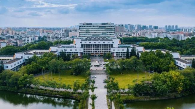 东莞理工学院什么时候改名大学