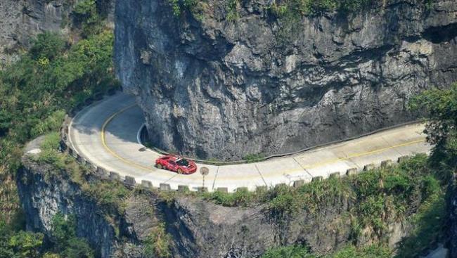 天门山99道弯公路怎么上去