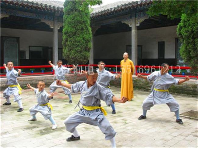 少林寺的武僧表演是每天几点钟