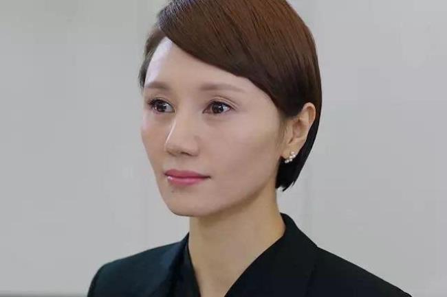 眉骨高的女人特点