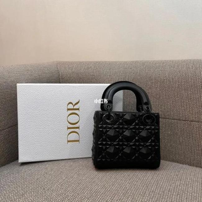 Dior品牌的属性