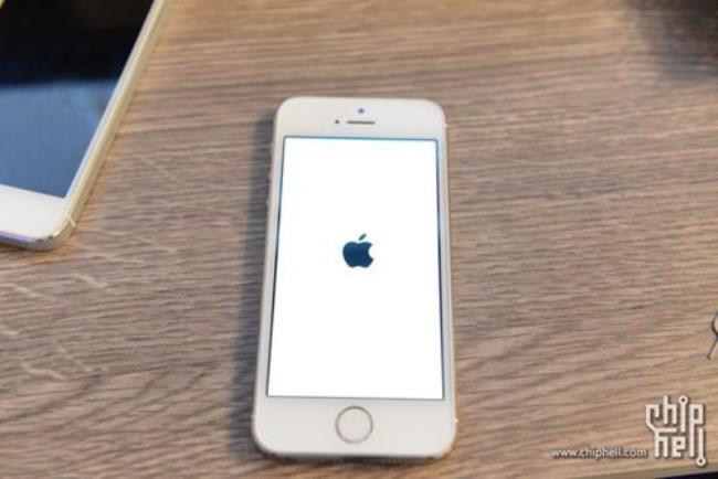 iphone8一直白屏黑苹果什么意思