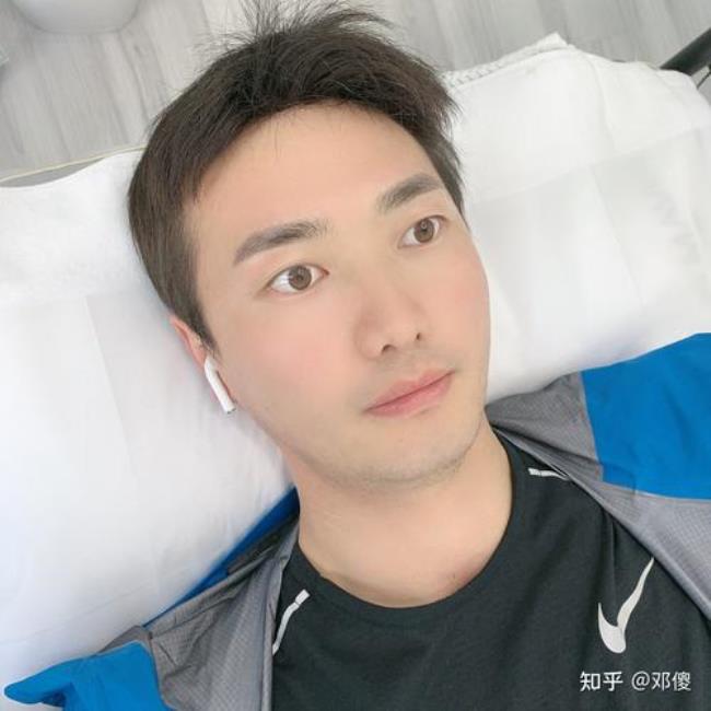 男人纹眉毛的多吗