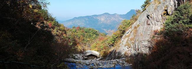 湖北省最高的山是