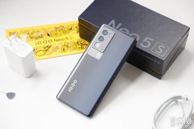 iqoo neo5送耳机转换器吗