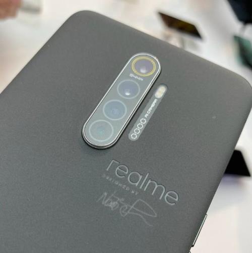 realmeq2pro前置摄像头特效怎样取消